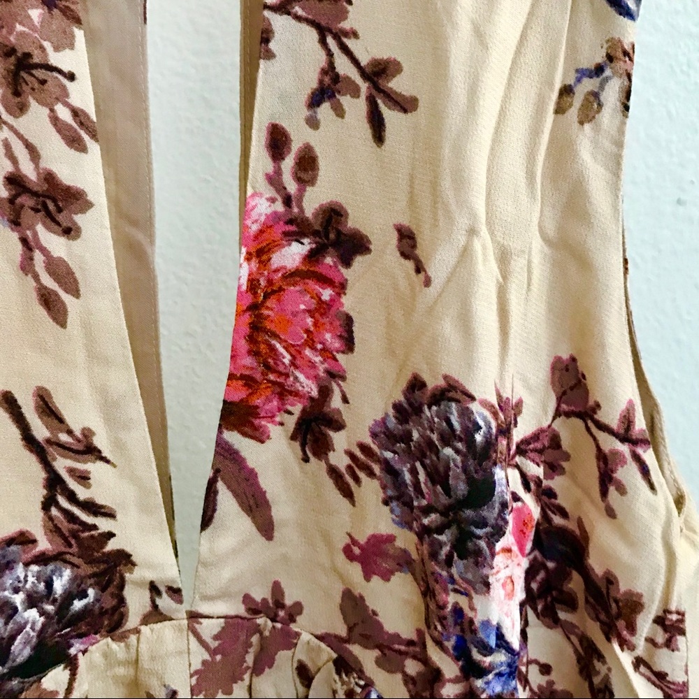 ☀️LAST1️⃣//CREAM FLORAL ROMPER - Picture 5 of 8